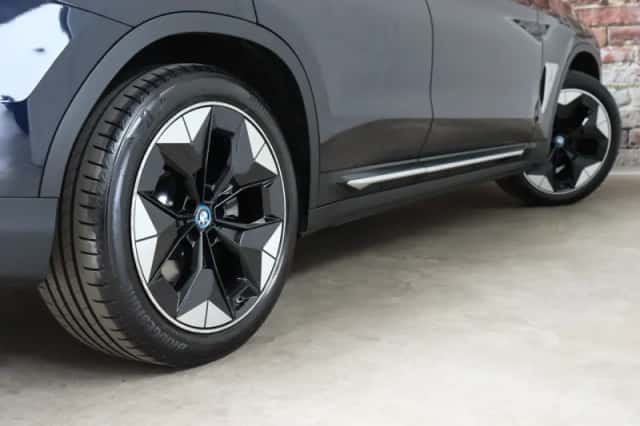 BMW iX3 (2021) thumbnail 5