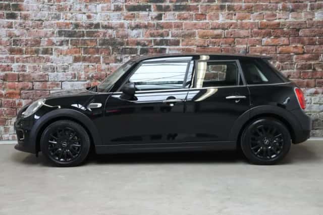 MINI One (2016) thumbnail 3