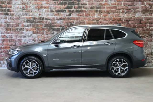 BMW X1 (2016) thumbnail 3