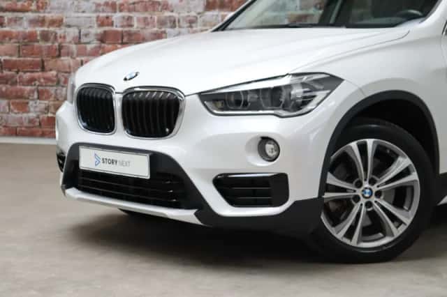 BMW X1 (2016) thumbnail 2