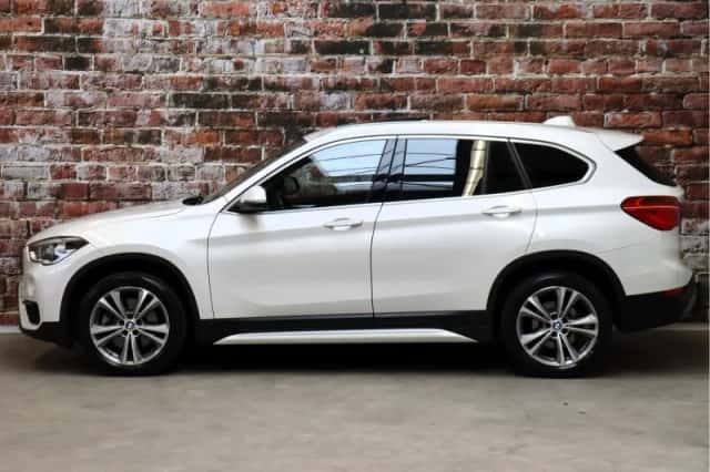 BMW X1 (2016) thumbnail 3