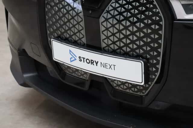 BMW iX (2021) thumbnail 5