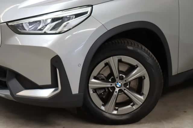 BMW X1 (2023) thumbnail 3
