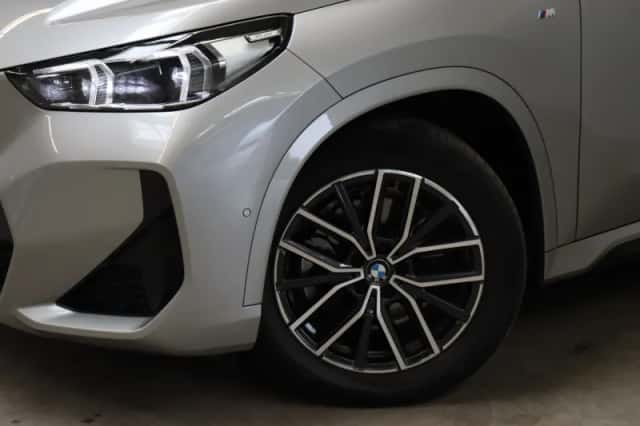 BMW X1 (2023) thumbnail 3