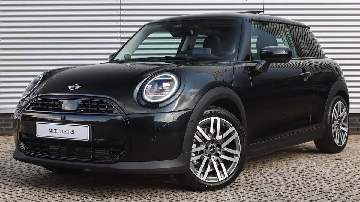 MINI Hatchback (2024) — foto 1