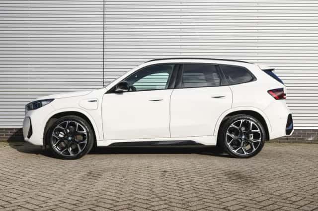 BMW X1 (2023) thumbnail 3