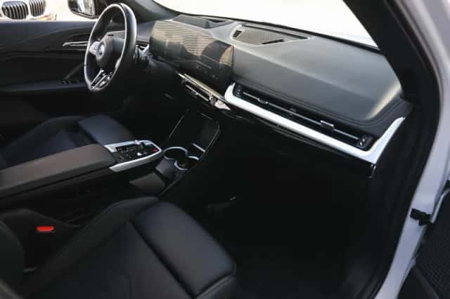 BMW X1 (2023) thumbnail 4