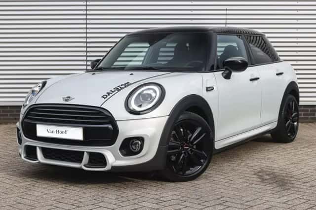 MINI Hatchback (2021) thumbnail 1