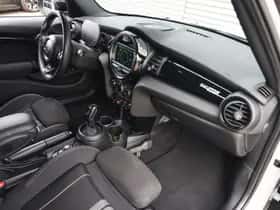 MINI Hatchback (2021) thumbnail 4