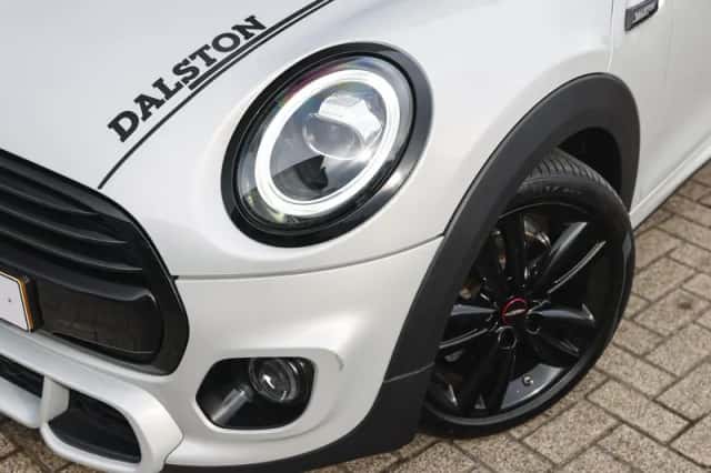 MINI Hatchback (2021) thumbnail 6