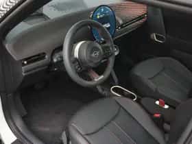 MINI Hatchback (2025) thumbnail 3