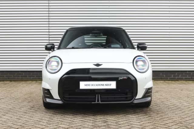 MINI Hatchback (2025) thumbnail 5