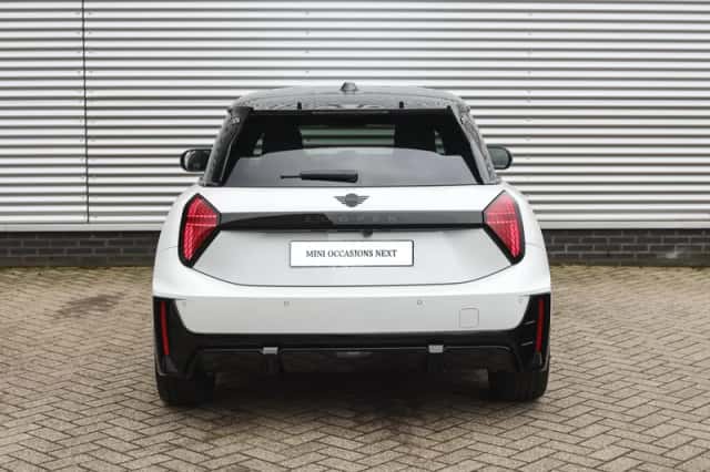 MINI Hatchback (2025) thumbnail 6