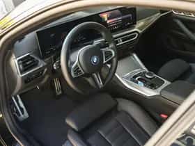 BMW i4 (2023) thumbnail 8
