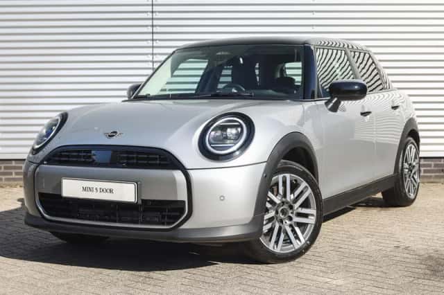 MINI Hatchback (2026) thumbnail 1