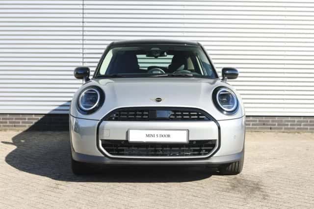 MINI Hatchback (2026) thumbnail 3