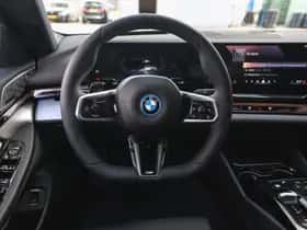 BMW i5 (2026) thumbnail 3