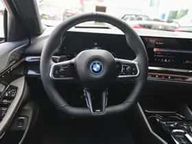BMW i5 (2026) thumbnail 3