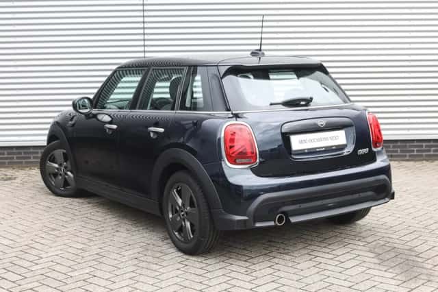 MINI Hatchback (2022) thumbnail 2