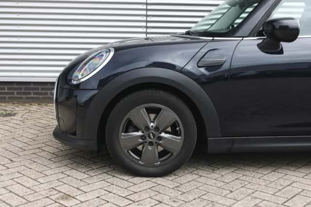 MINI Hatchback (2022) thumbnail 4