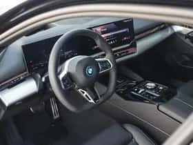 BMW i5 (2026) thumbnail 8