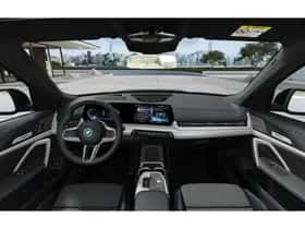 BMW iX1 (2026) thumbnail 6