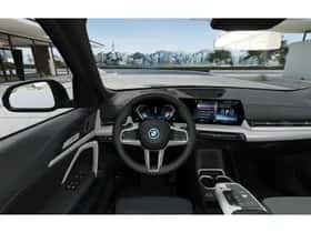 BMW iX1 (2026) thumbnail 9