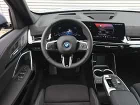 BMW iX1 (2026) thumbnail 3
