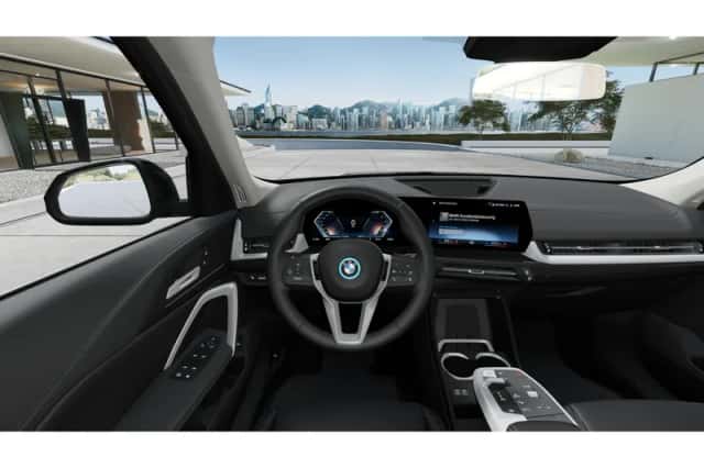 BMW iX1 (2026) thumbnail 3