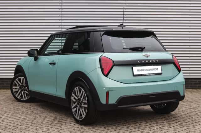 MINI Hatchback (2025) thumbnail 2
