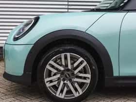 MINI Hatchback (2025) thumbnail 4
