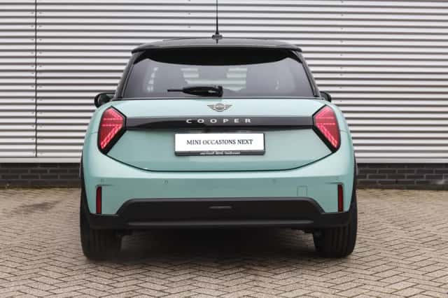 MINI Hatchback (2025) thumbnail 6