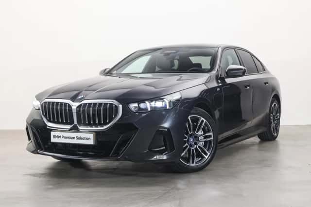 BMW 5-Serie (2024) thumbnail 1