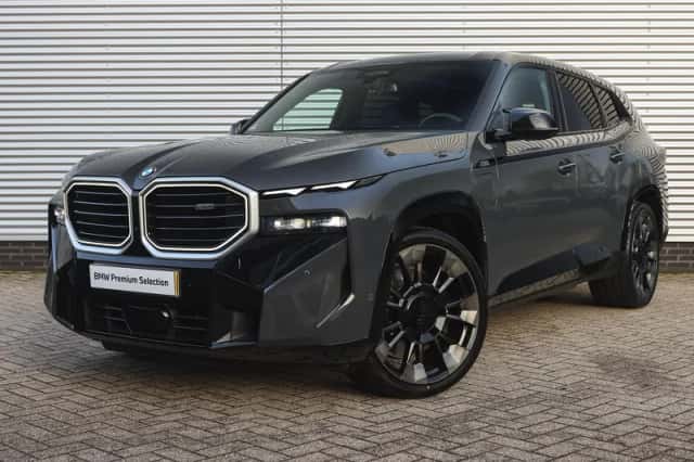 BMW XM (2025) thumbnail 1