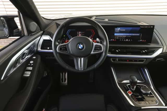 BMW XM (2025) thumbnail 3