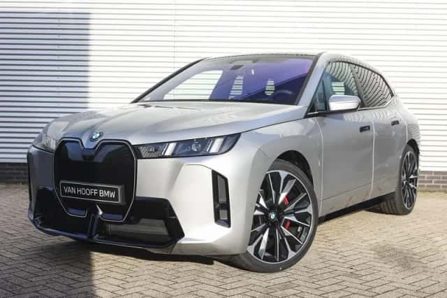 BMW iX (2026) thumbnail 1