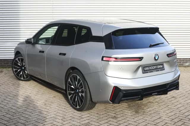 BMW iX (2026) thumbnail 2