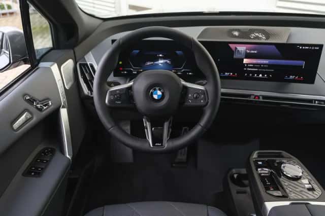 BMW iX (2026) thumbnail 3