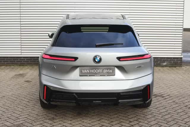 BMW iX (2026) thumbnail 6