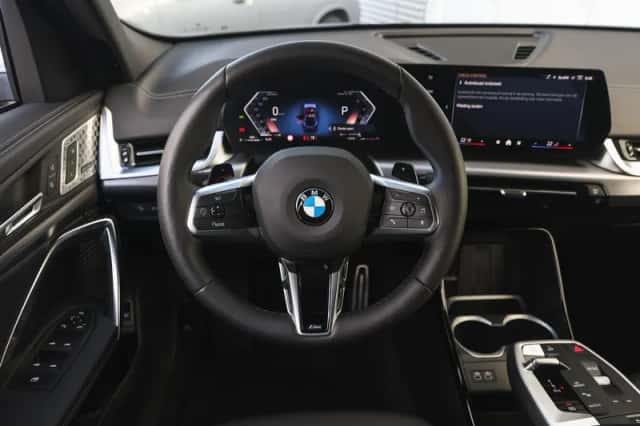 BMW X2 (2025) thumbnail 3