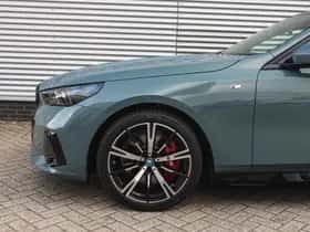 BMW i5 (2025) thumbnail 4