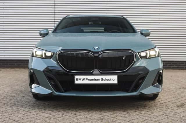 BMW i5 (2025) thumbnail 5