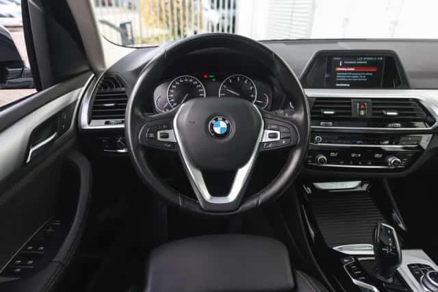 BMW X3 (2018) thumbnail 3