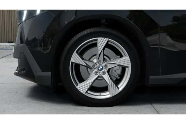 BMW iX3 (2026) thumbnail 6