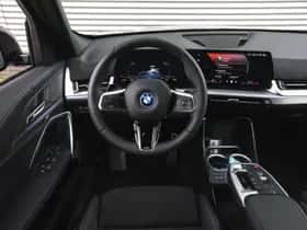 BMW iX1 (2026) thumbnail 3