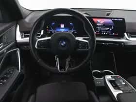 BMW iX2 (2025) thumbnail 3
