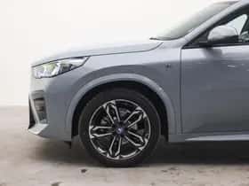 BMW iX2 (2025) thumbnail 4