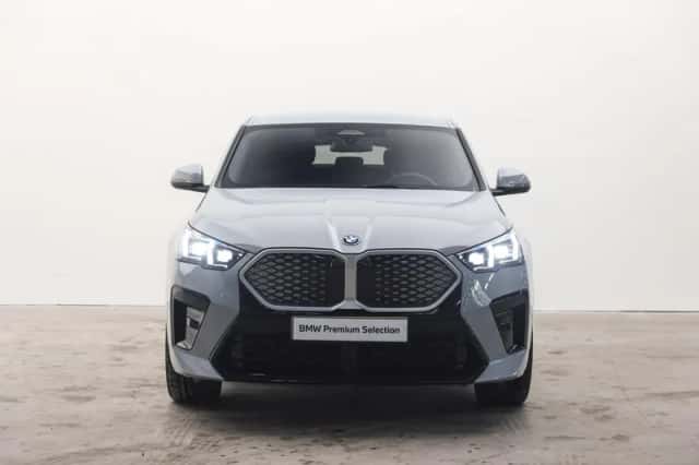 BMW iX2 (2025) thumbnail 5