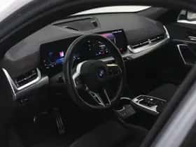 BMW iX2 (2025) thumbnail 8