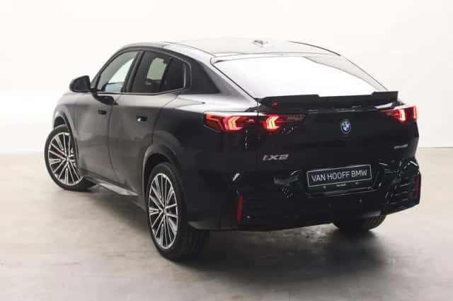 BMW iX2 (2026) thumbnail 2